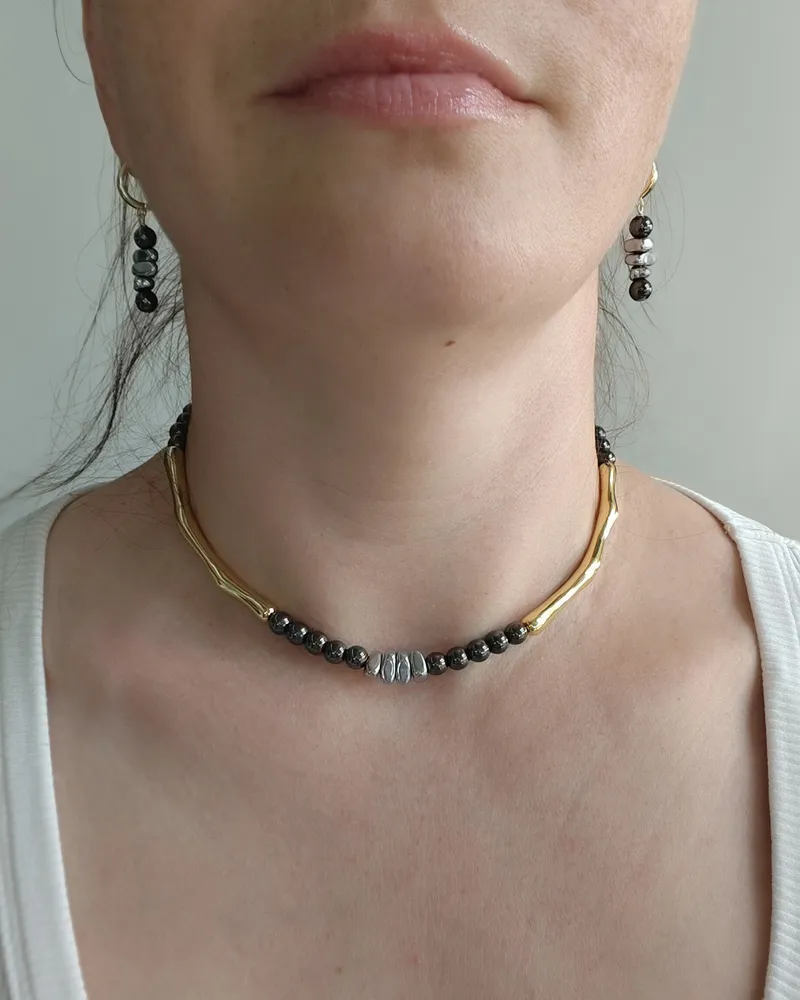 Komplet z hematytem „Grafit i Złoto” – Choker i kolczyki — 2