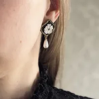 Gothic Earrings with White Flowers Elise 1