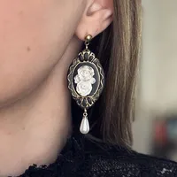 Gothic Earrings with White Roses Roxane 1