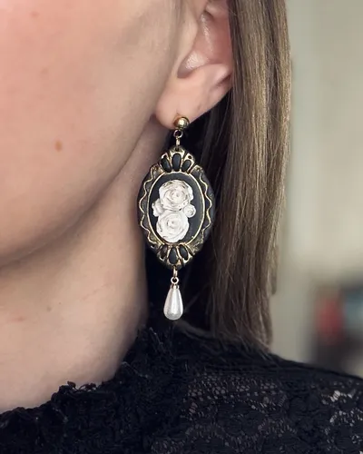 Gothic Earrings with White Roses Roxane — thumbnail 2