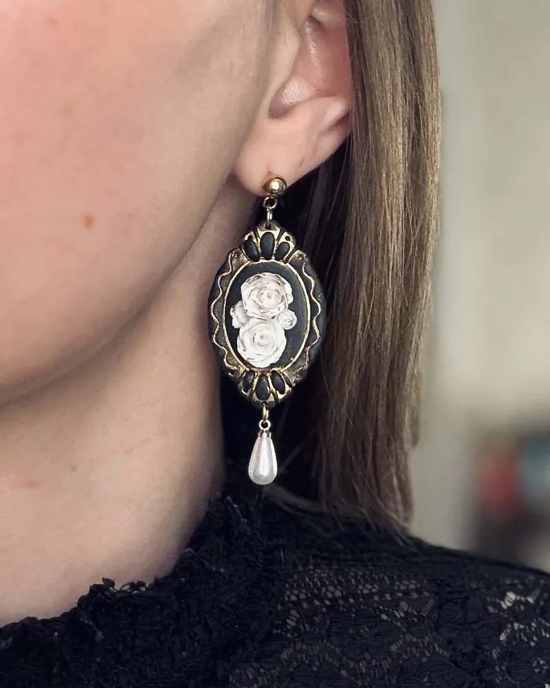 Gothic Earrings with White Roses Roxane — 2