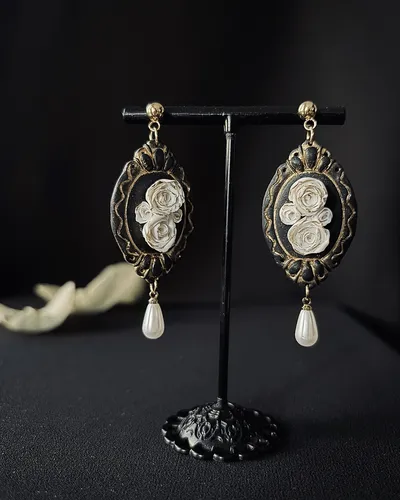 Gothic Earrings with White Roses Roxane — thumbnail 4
