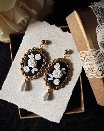 Gothic Earrings with White Roses Ophelia — thumbnail 4