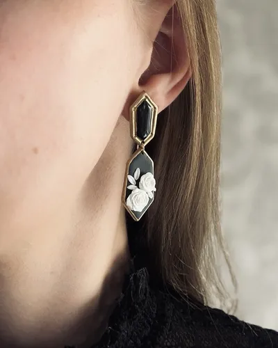 Gothic Earrings with White Roses Estelle — thumbnail 2
