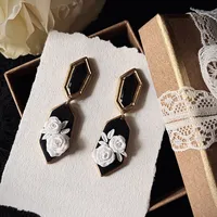 Gothic Earrings with White Roses Estelle 2