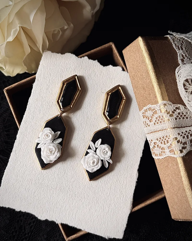 Gothic Earrings with White Roses Estelle — 3