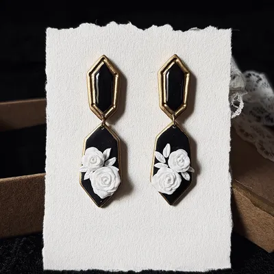 Gothic Earrings with White Roses Estelle