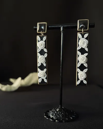 Gothic Earrings with White Roses Celestia — thumbnail 5