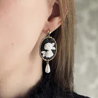 Gothic Earrings with White Roses Florence 1