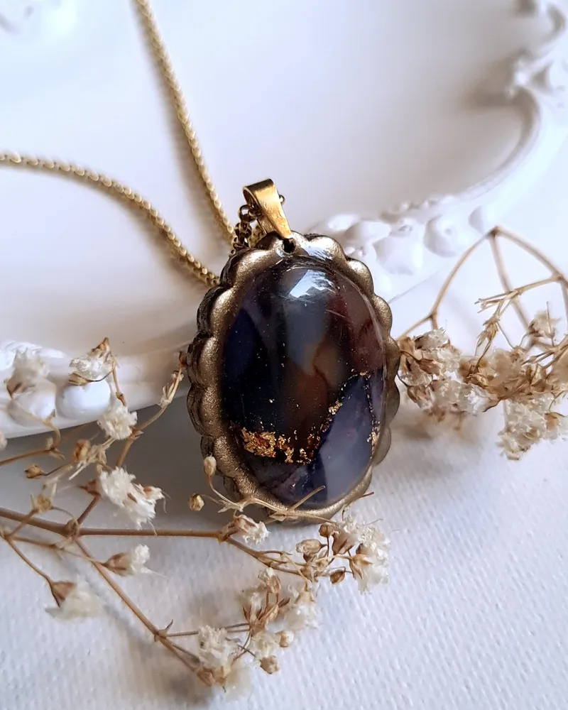 Oval Brown and Purple Autumn Pendant - Stone Imitation — 1