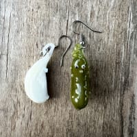 Szklane kolczyki ogórek i czosnek 1
