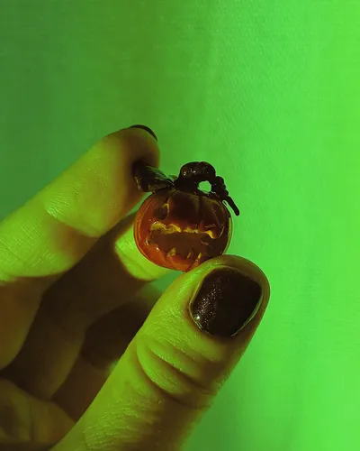 Wisiorek Dynia “Spooky” — thumbnail 3