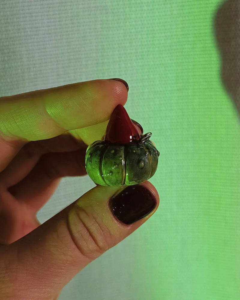 Wisiorek Dynia “Frogg Wizard” — 2