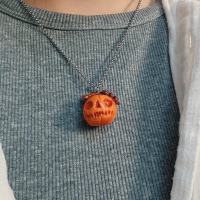 Wisiorek Dynia “Skull