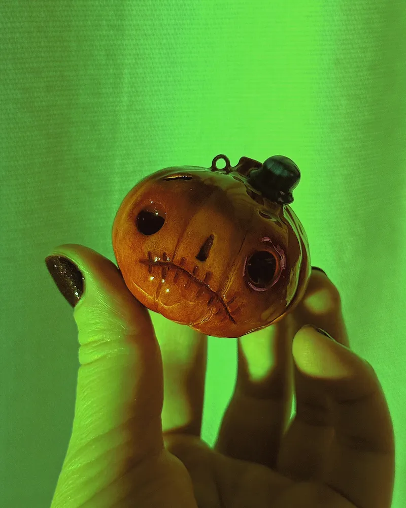 Zawieszka do torebki “Pumpkin Head Hatter” — 2