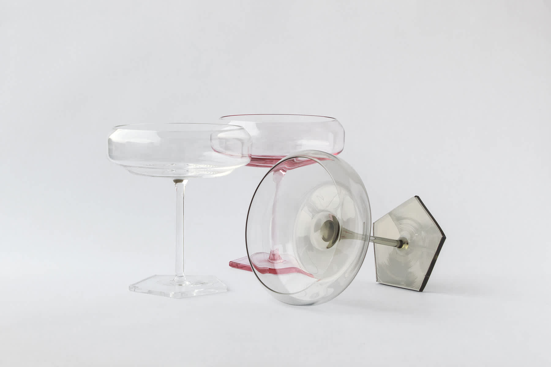 Penta Champagne Glass - Smoky — 2